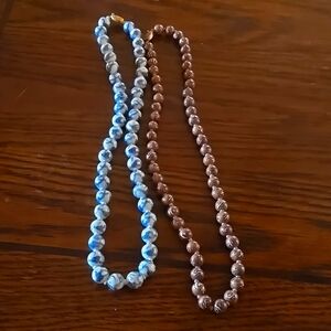 Set of two vintage beaded necklaces